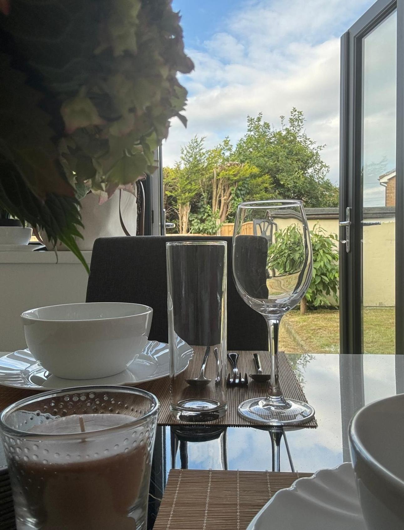 Superb Cozy House In Warrington Villa Bagian luar foto