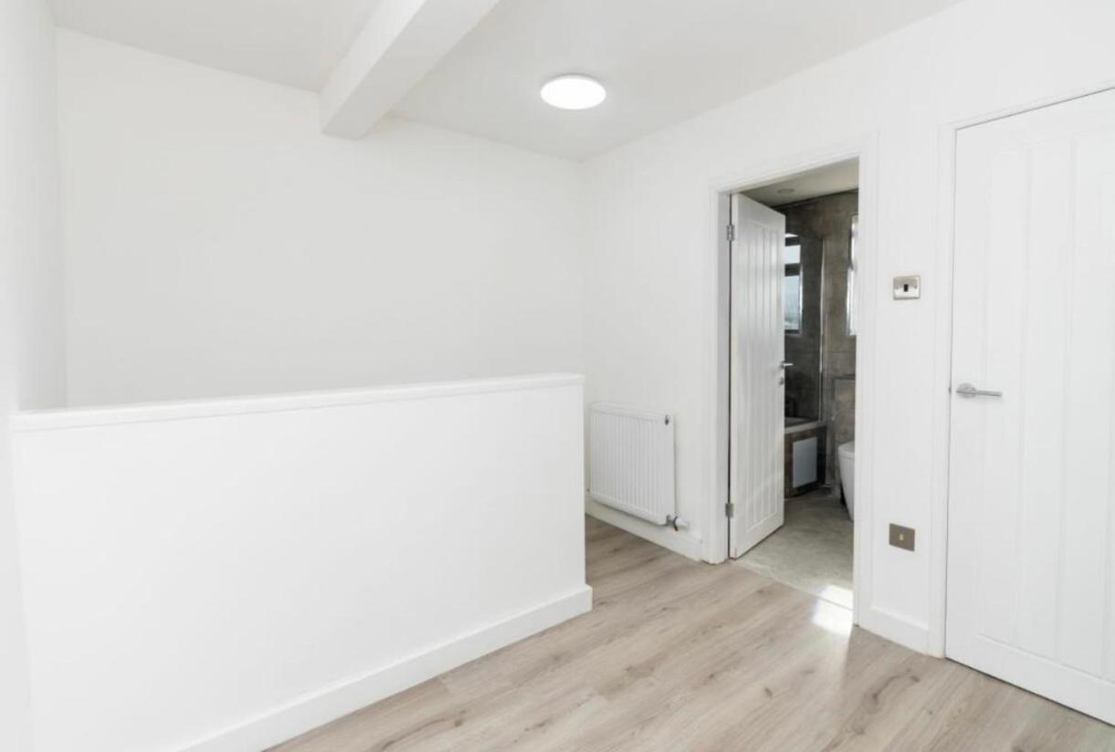 Superb Cozy House In Warrington Villa Bagian luar foto
